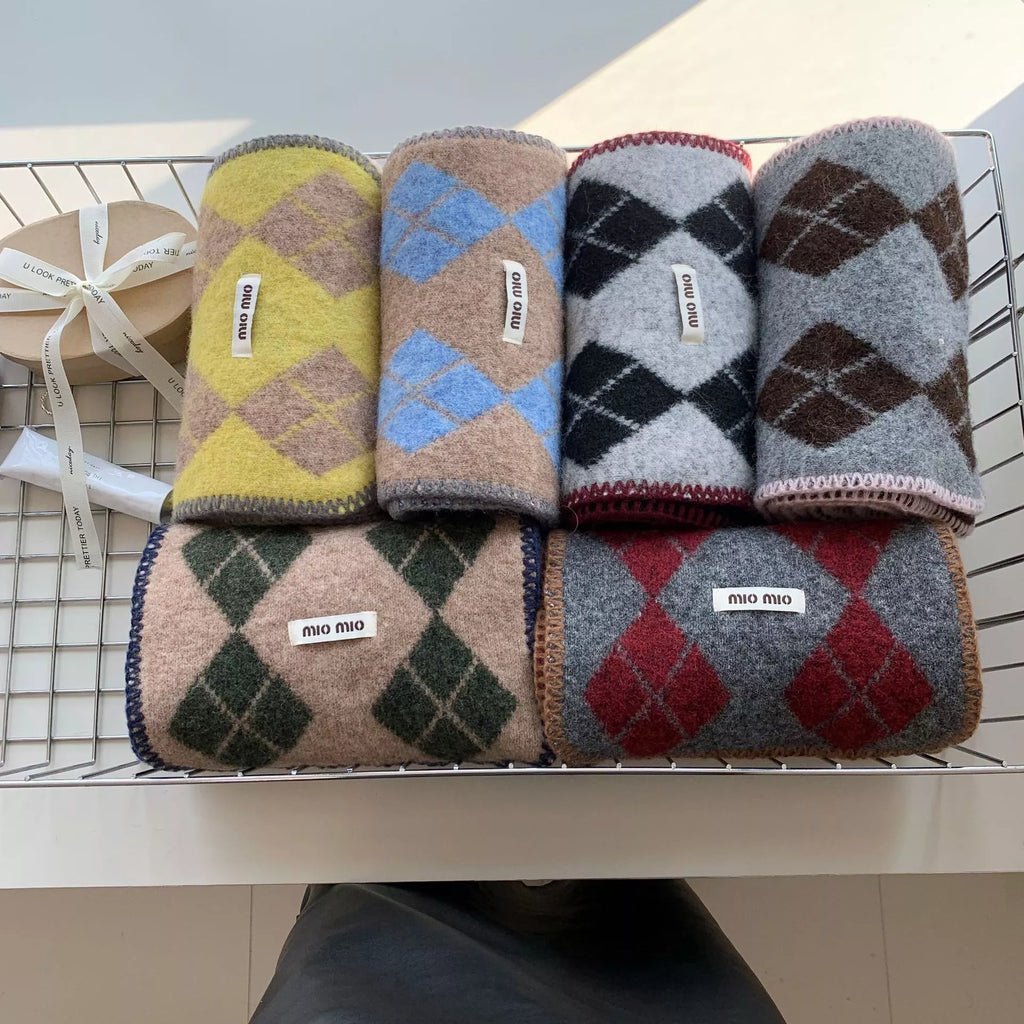 Argyle Pattern Warm Scarf