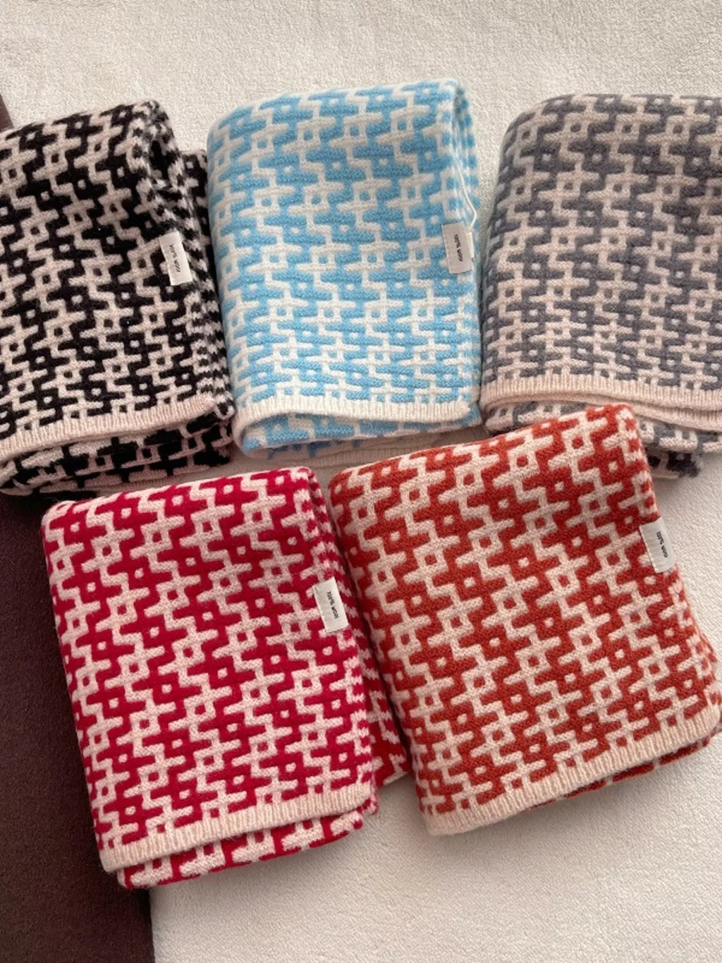 Wool Geometric Pattern Knitted Scarf