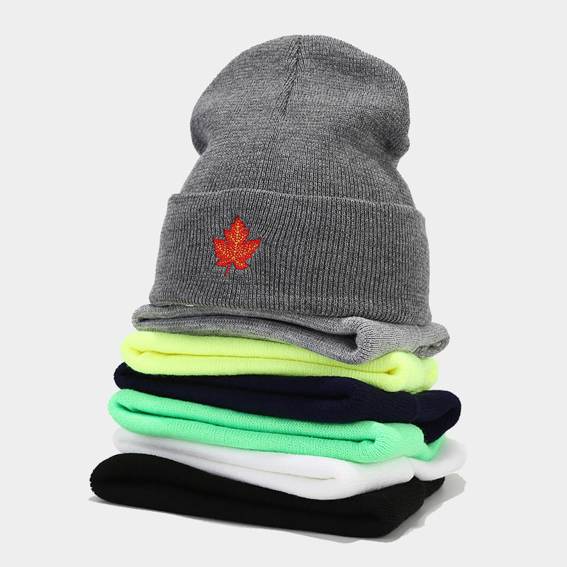 Red Maple Leaf Knit Beanie: Street Style Warm Hat