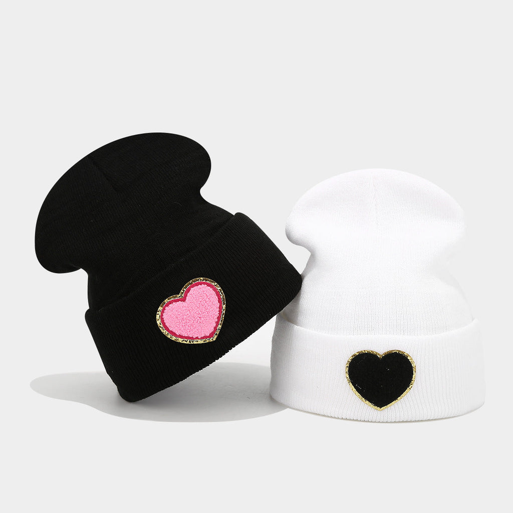Chic Knitted Wool Hat with Love Label - Cozy & Stylish